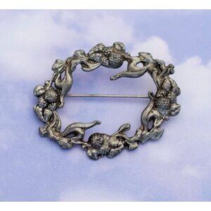 Vintage Intricate Silver Tone Berries Wreath Brooch - S27